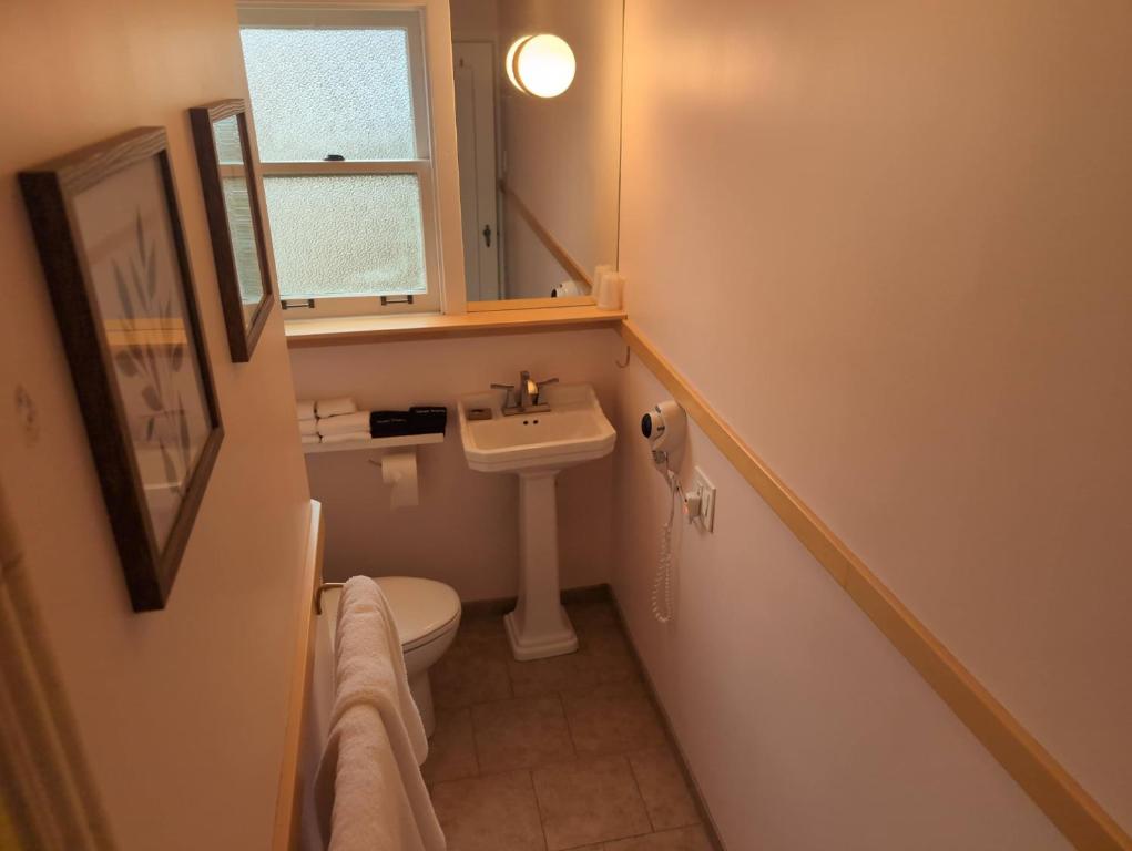 Marina Motel - 
