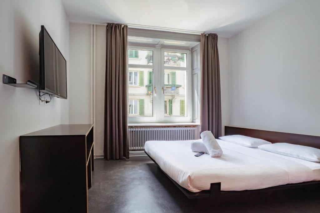 easyHotel Zürich City Centre - Resim 28
