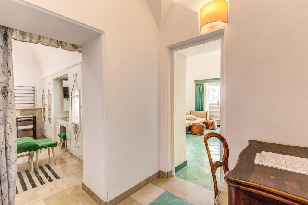 Una cama o camas en una habitación de Villa Calypso