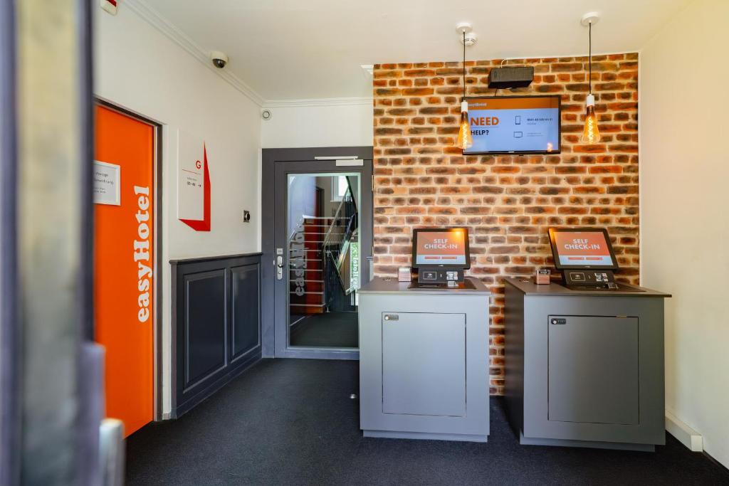 easyHotel Zürich City Centre - Resim 4