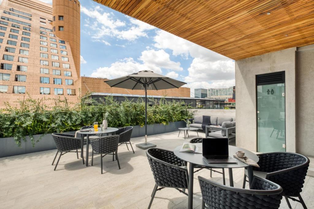 Studio Fenomenal con Balcon Priv and Rooftop whit Jacuzzi photo