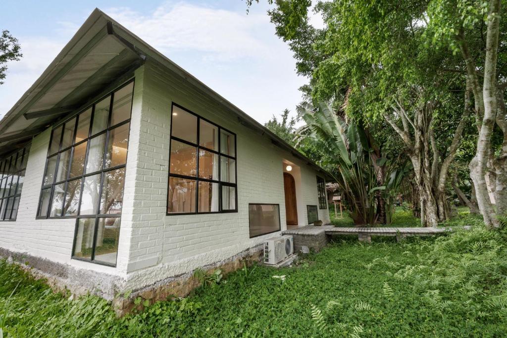 Cuc Phuong Mineral Resort Ninh Binh - Standard Double Room