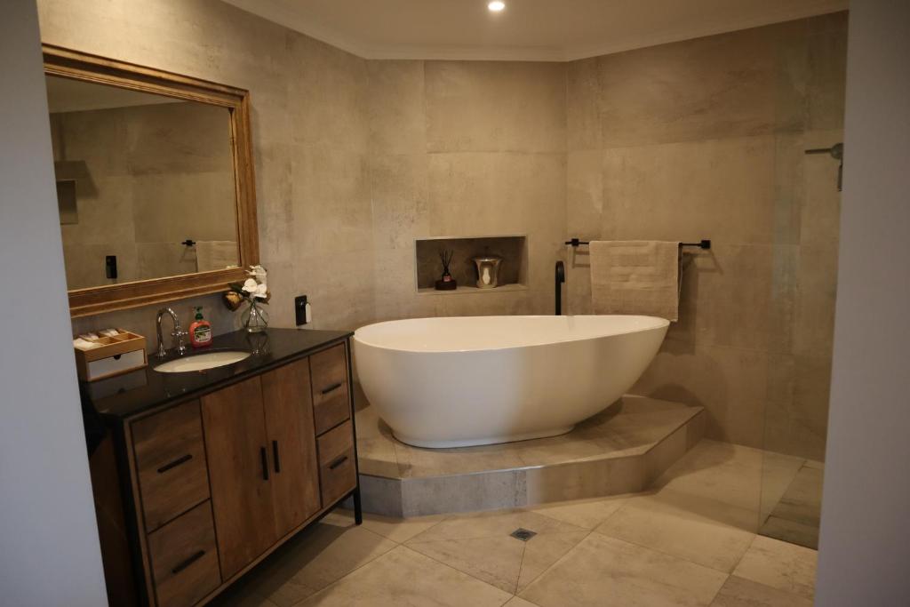 Ένα μπάνιο στο Melbourne Farm Stay