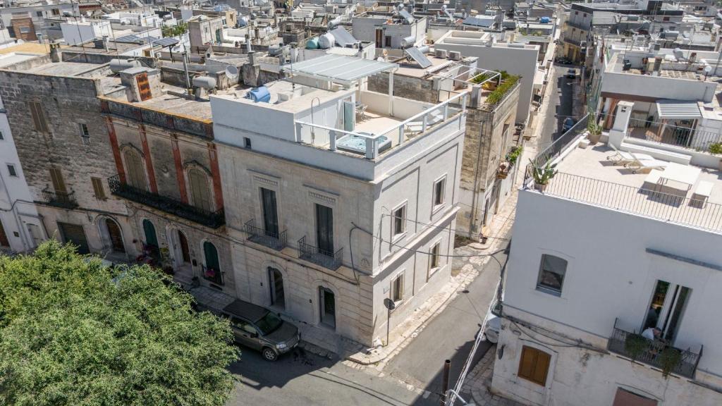 an overhead view of a city with buildings at Palazzo Alemar Jacuzzi & SPA by Perle di Puglia in Carovigno
