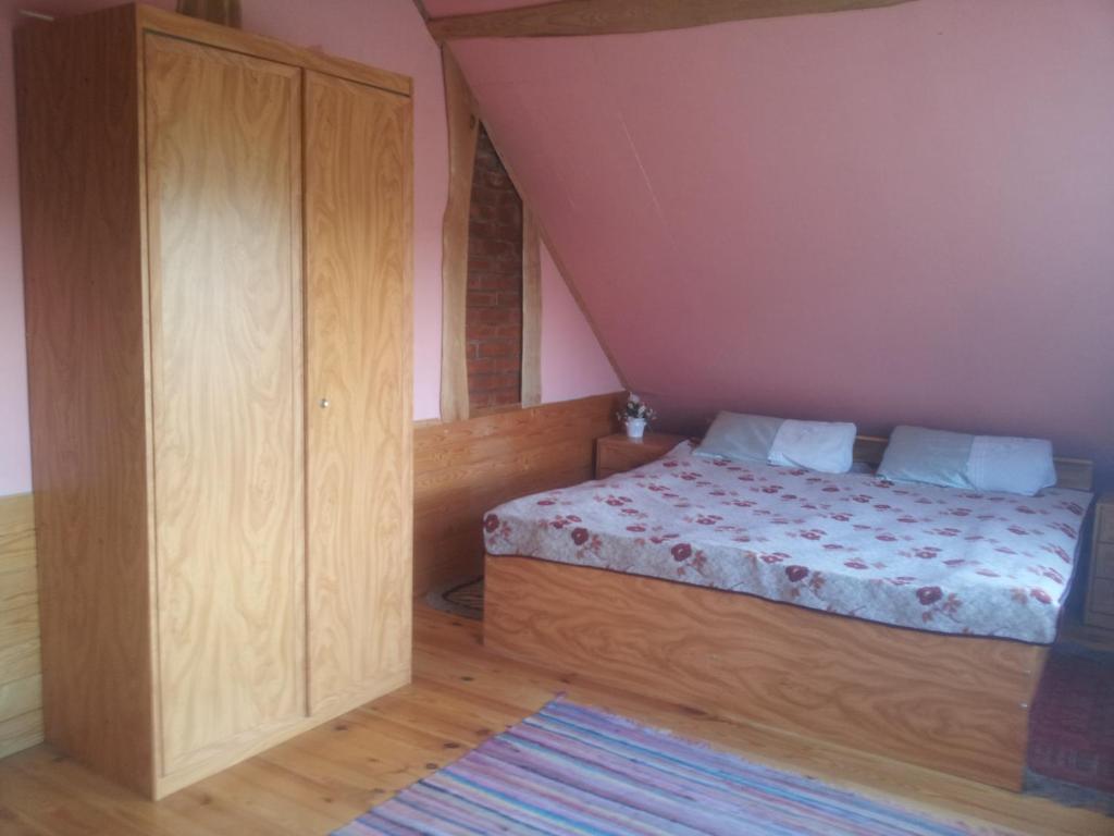 Postel nebo postele na pokoji v ubytování Rīta vēji