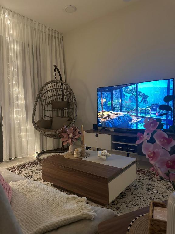 TV a/nebo společenská místnost v ubytování Boulevard Flat