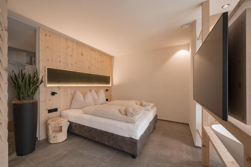 Walderhof Natz - One-Bedroom Apartment With Pool View