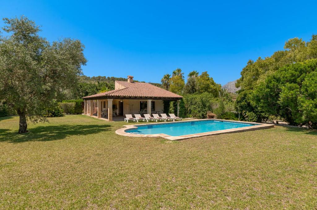 Can Colom by Sealand Villas