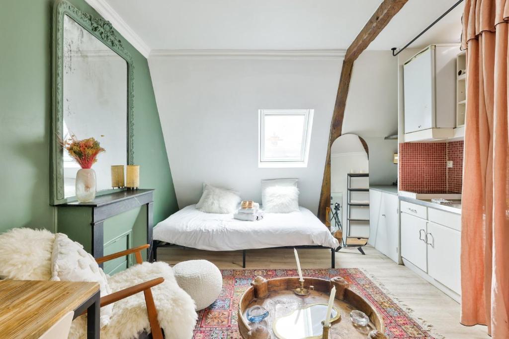 Parisian studio near Place de la République
