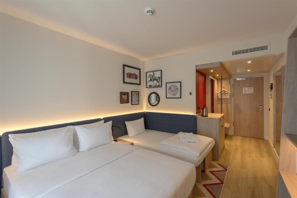 
Queen Room with Sofa Bed
