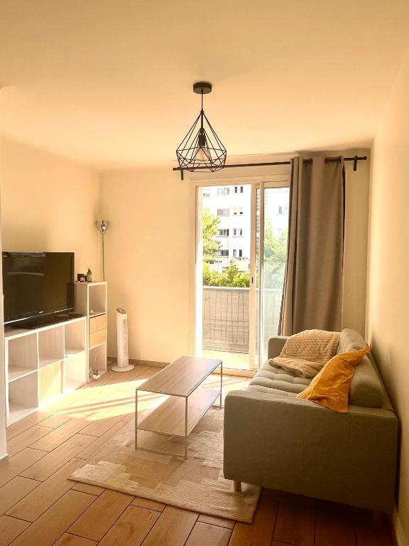 Appartement lumineux 3 chambres avec balcon et parking à Boutonnet