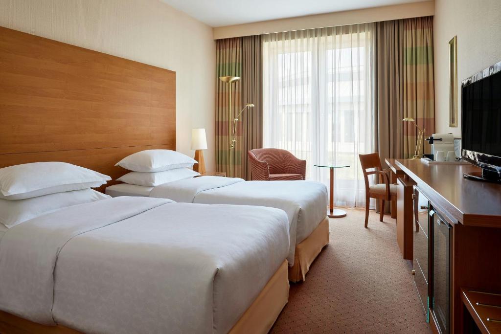 Sheraton Duesseldorf Airport Hotel - Resim 18
