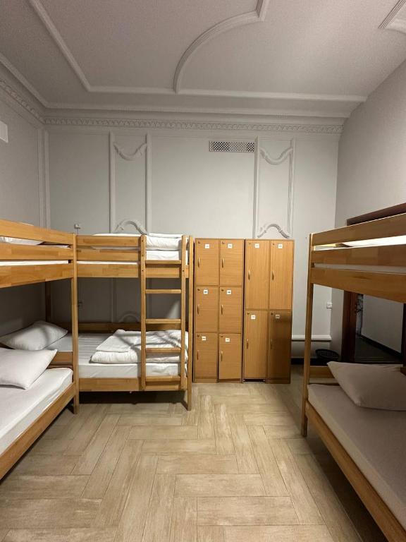 Gar`is hostel Maidan - Lit Dans Dortoir De 8 Lits