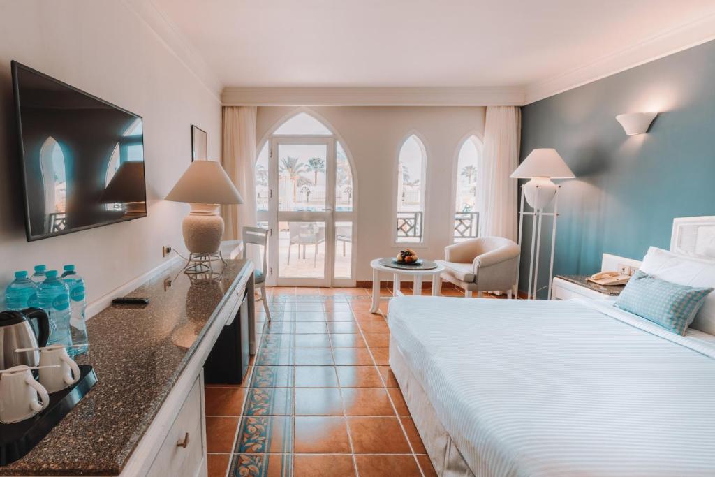 Reef Oasis Beach Aqua Park Resort - 16