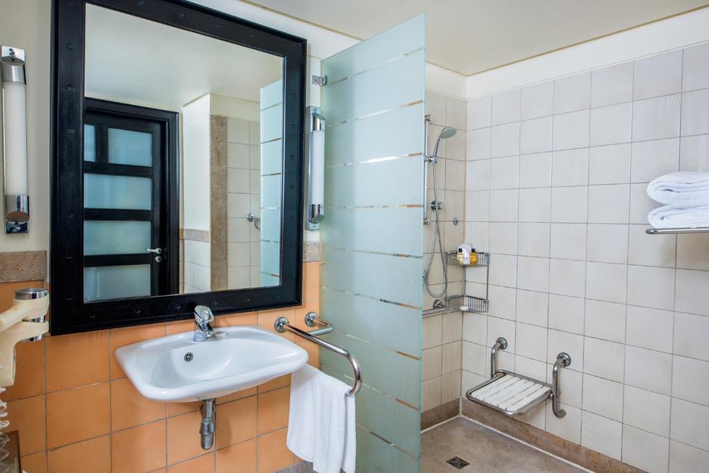 Reef Oasis Blue Bay Resort & Spa - 14