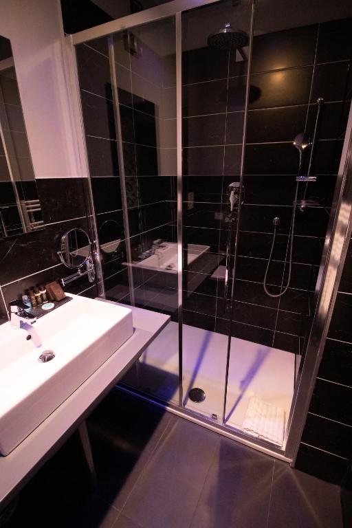 The Bryson Hotel - Resim 33