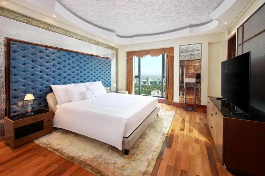 Panorama Suite High Floor with Executive Lounge Access