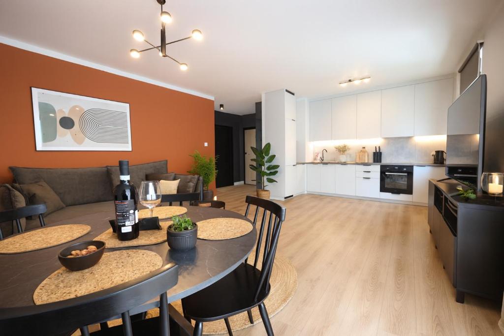 Η κουζίνα ή μικρή κουζίνα στο Apartamenty Lew Invest Wrocławska