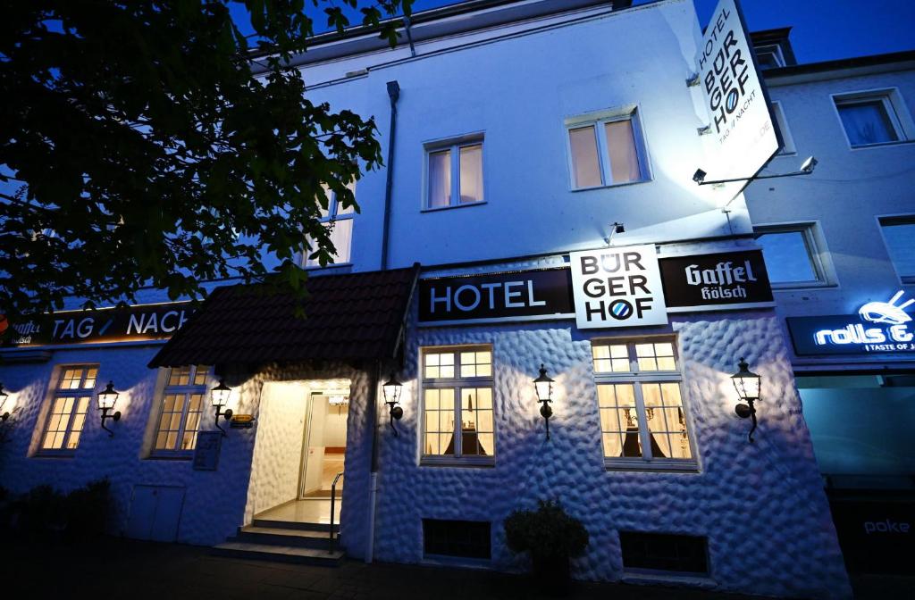 Das Geb?ude in dem sich das Hotel befindet