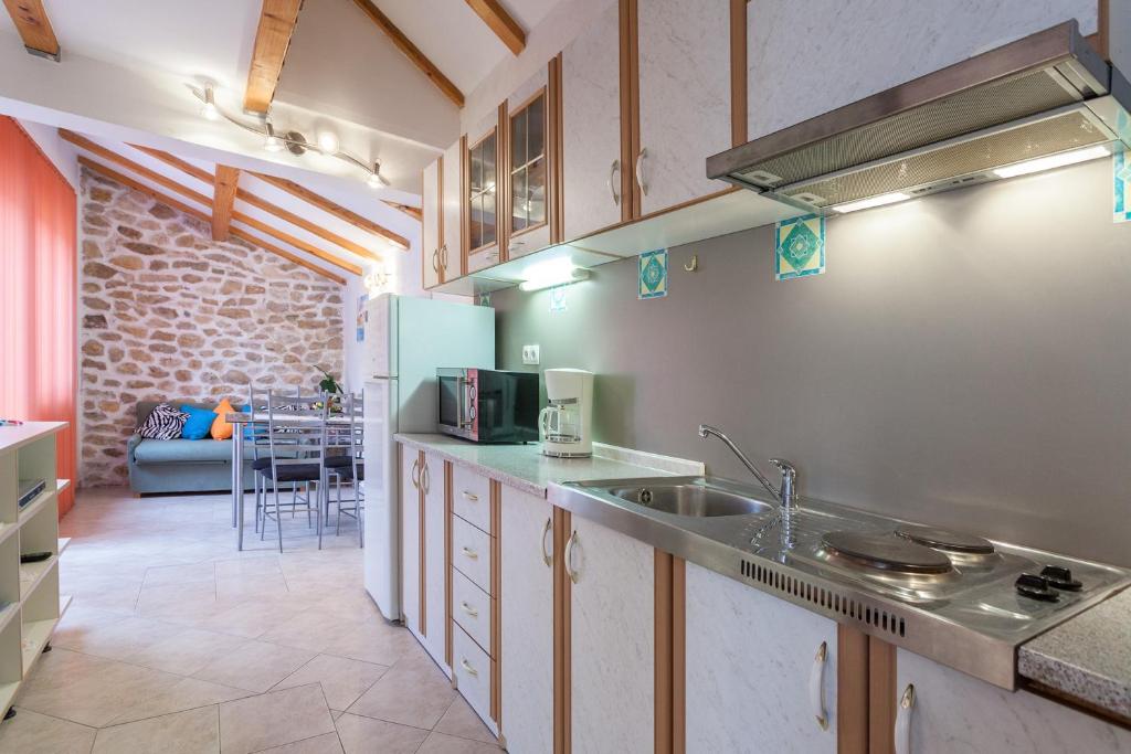 Heritage House Apola
