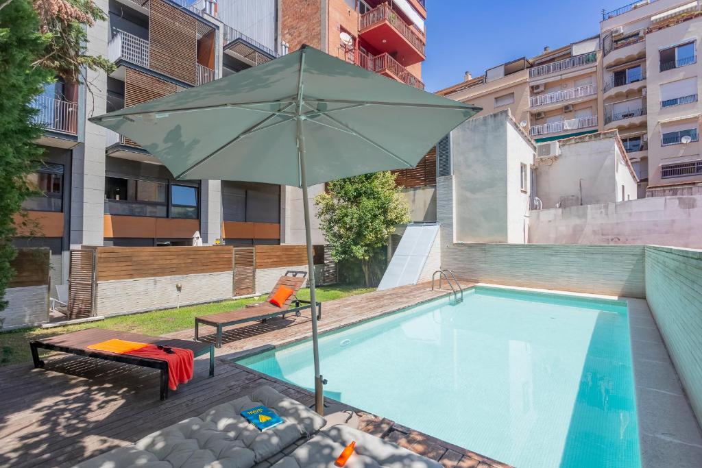 My Space Emirates - Splendid Apartment with Terrace and Pool near Park Güell