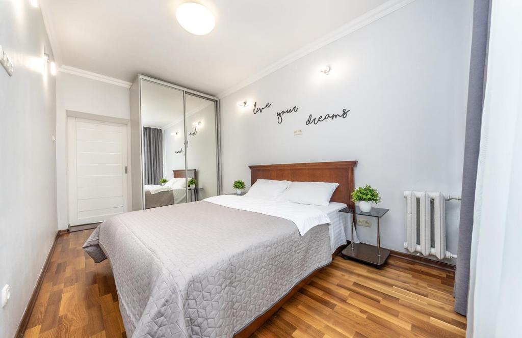 2 rooms Lux Apartment near The Gulliver Mall фото 2