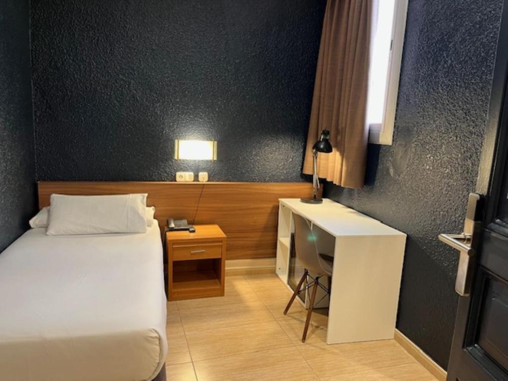 Hostal Iznájar Barcelona - Resim 16