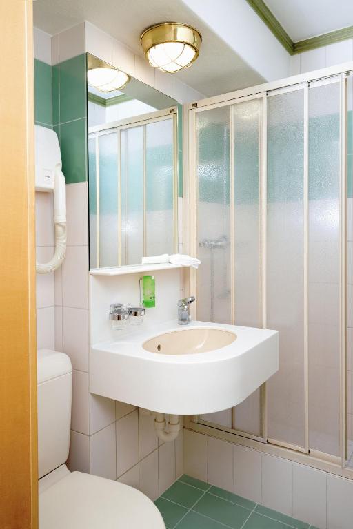 Hotel Arlette Beim Hauptbahnhof - Resim 3