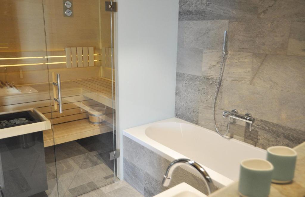 Kúpeľňa v ubytovaní SEE 31, Ferienlofts am Traunsee