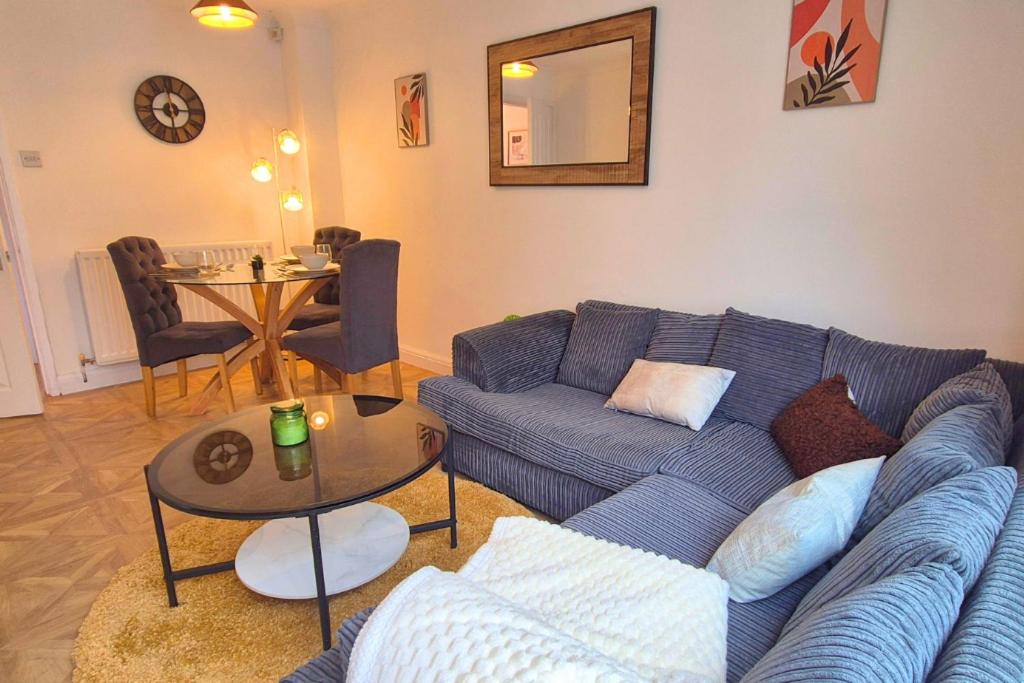 Χώρος καθιστικού στο 2 Bed Tamebridge and Bescot Train Station M5 M6 J9 and J7
