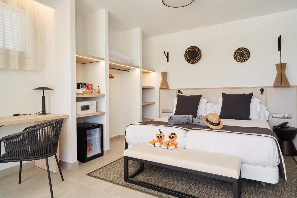 Invisa Hotel Club Cala Verde - 