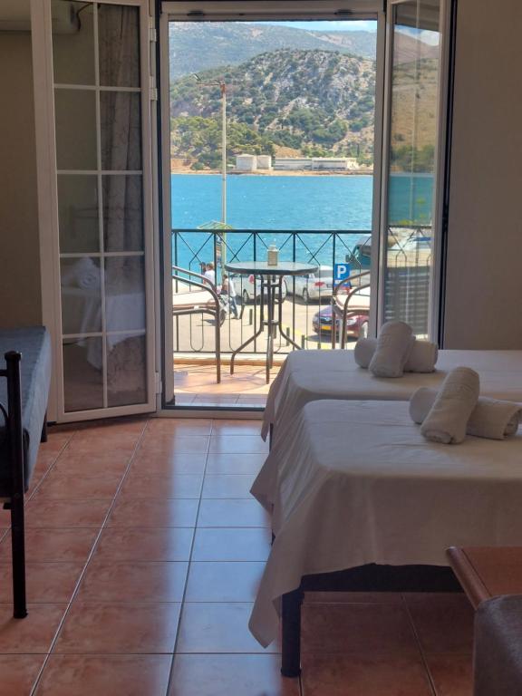 Rouchotas Studios by Viktor 1rst Floor - 7