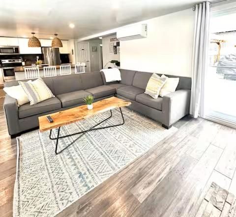 Our Happy Place的休息区