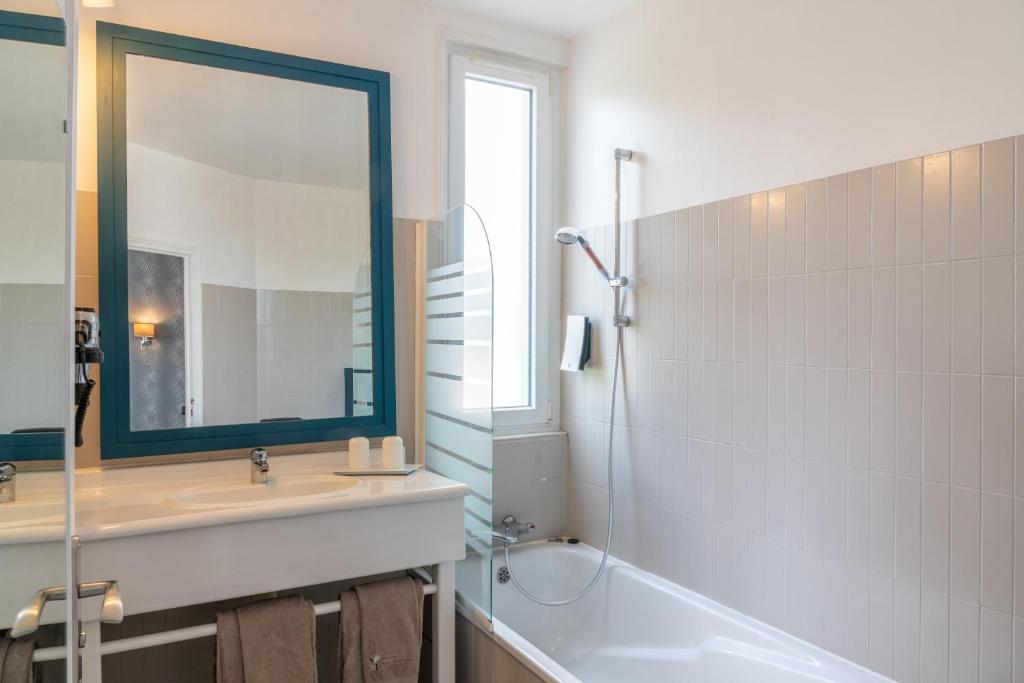 Logis Auberge Saint Thégonnec & son Restaurant - Suite Lit Queen-Size