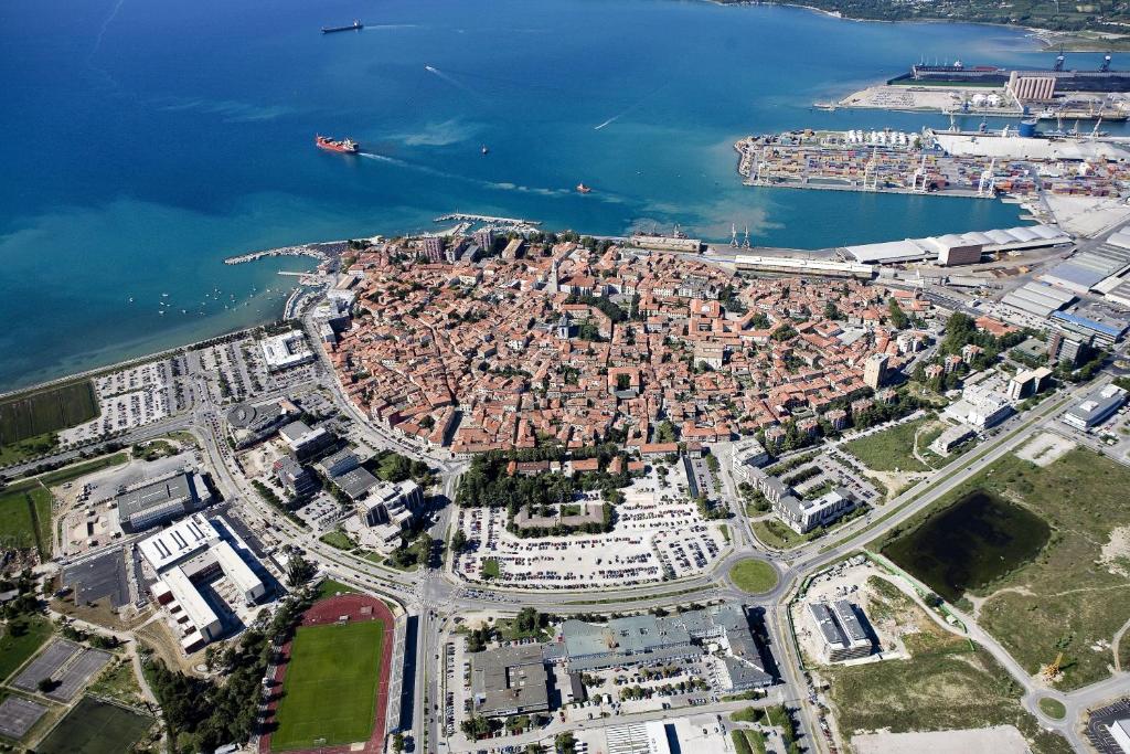 Γενική θέα στη θάλασσα ή θέα στη θάλασσα από  αυτό το διαμέρισμα