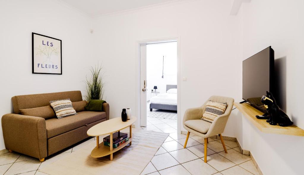 Naturally Cool 2BR Central ATH