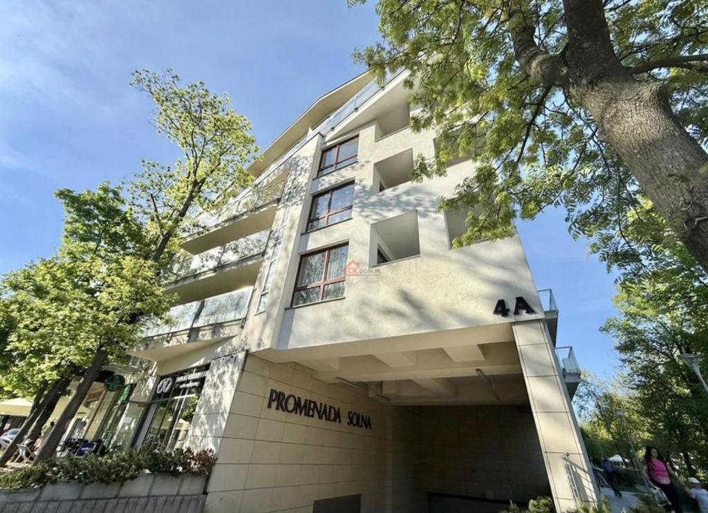 Το κτήριο όπου στεγάζεται  το διαμέρισμα