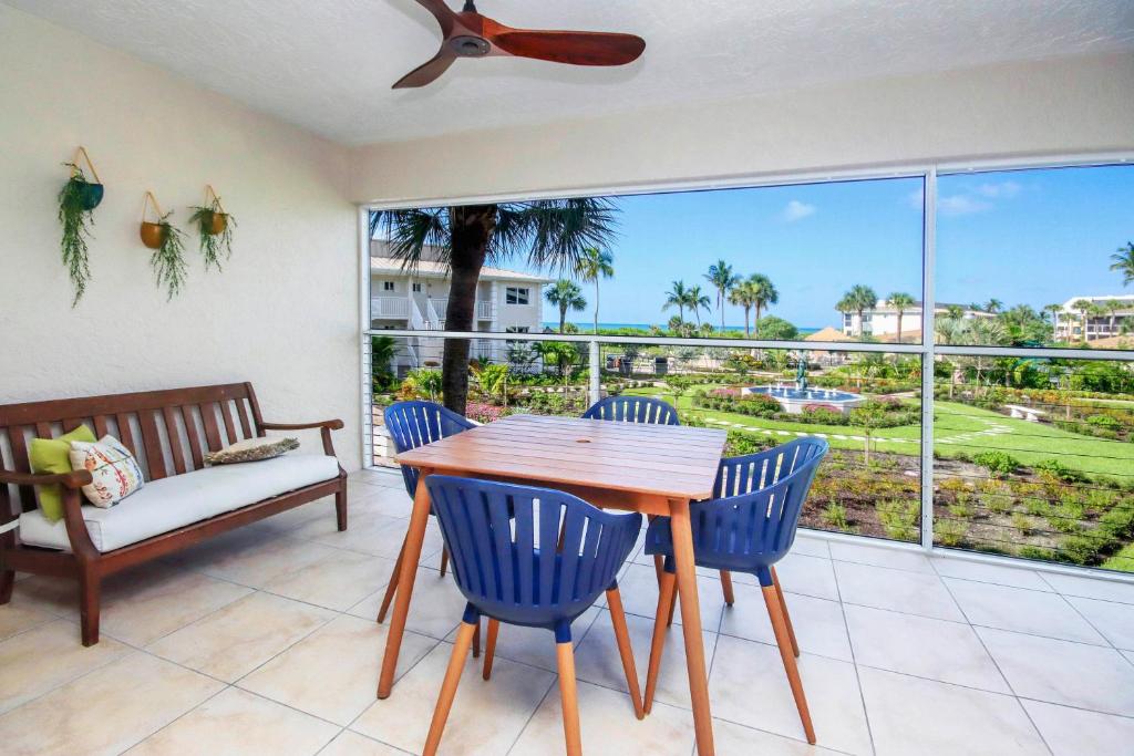Μπαλκόνι ή βεράντα στο Sanibel Inn 513 Gulf View Condo