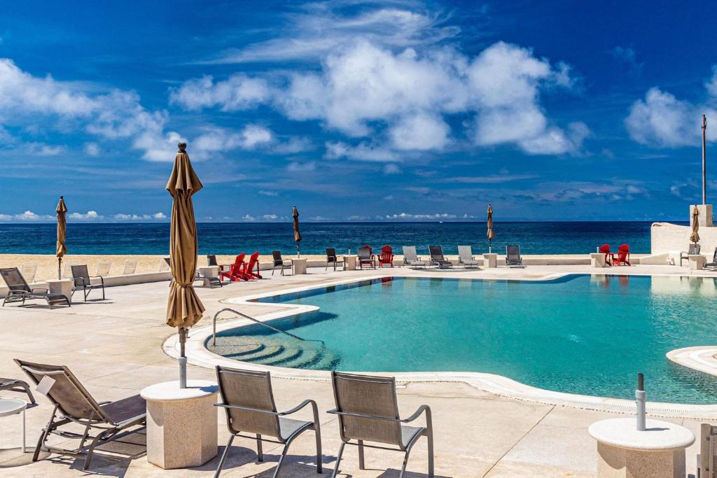 Beach & Oceanfront Terrasol Condo, 2 Pools & Patio