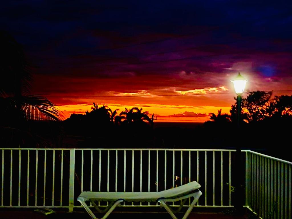 Photo de la galerie de l'établissement Sunset Castiel Retreat - Near Airport & Beach, à Montego Bay