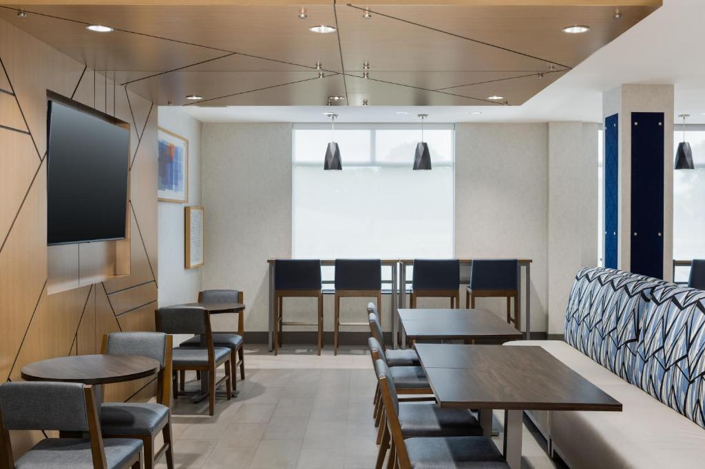 Holiday Inn Express & Suites Ottawa East-Orleans by IHG - Resim 12