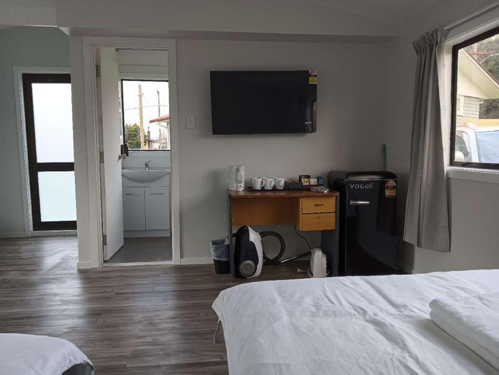 6 Double Beds including 2 Sofa Bed Studio - Resim 12