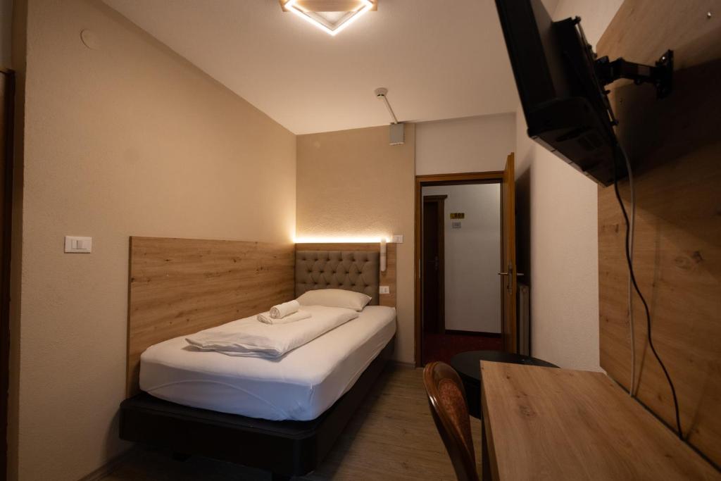 Hotel Marlingerhof - Single Room With Balcony