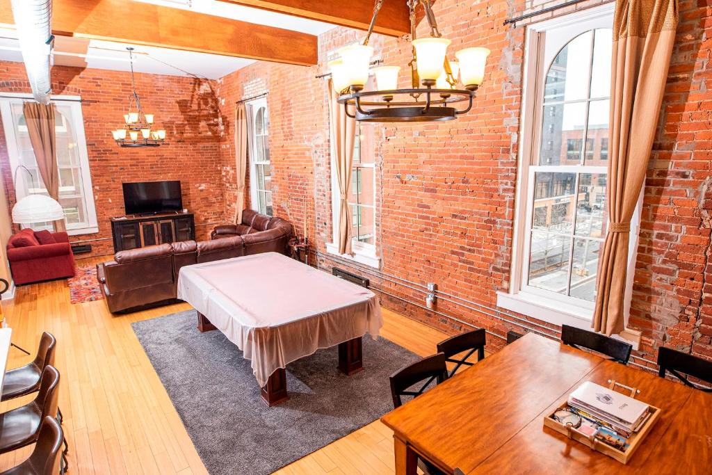 Luxurious Downtown Condo by Georgia St, Indianapolis (updated prices 2025)