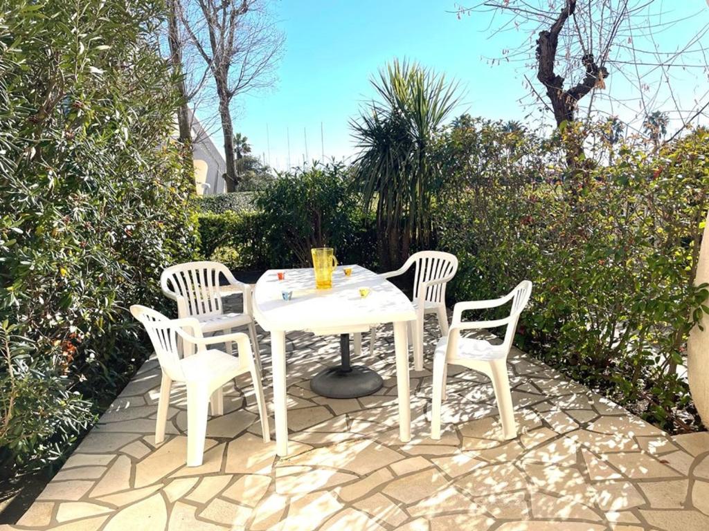 Appartement duplex 4 couchages avec terrasse, parking et climatisation à La Grande Motte