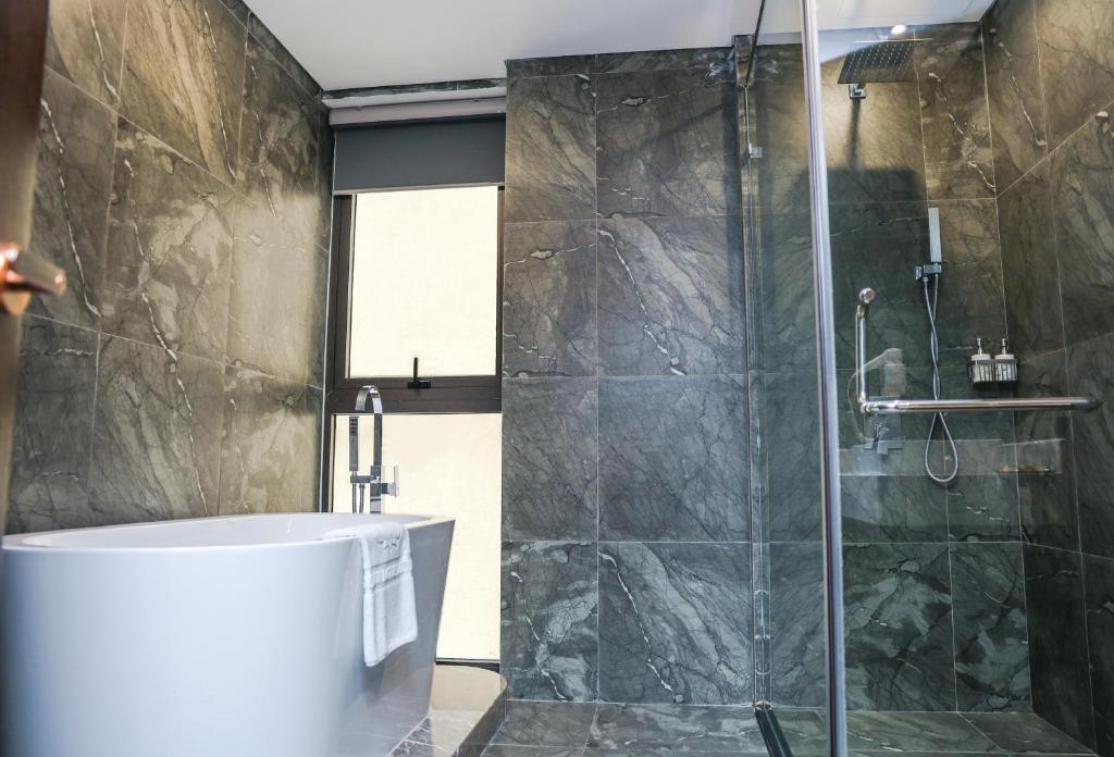 Special Offer - Twin Room with Bathtub