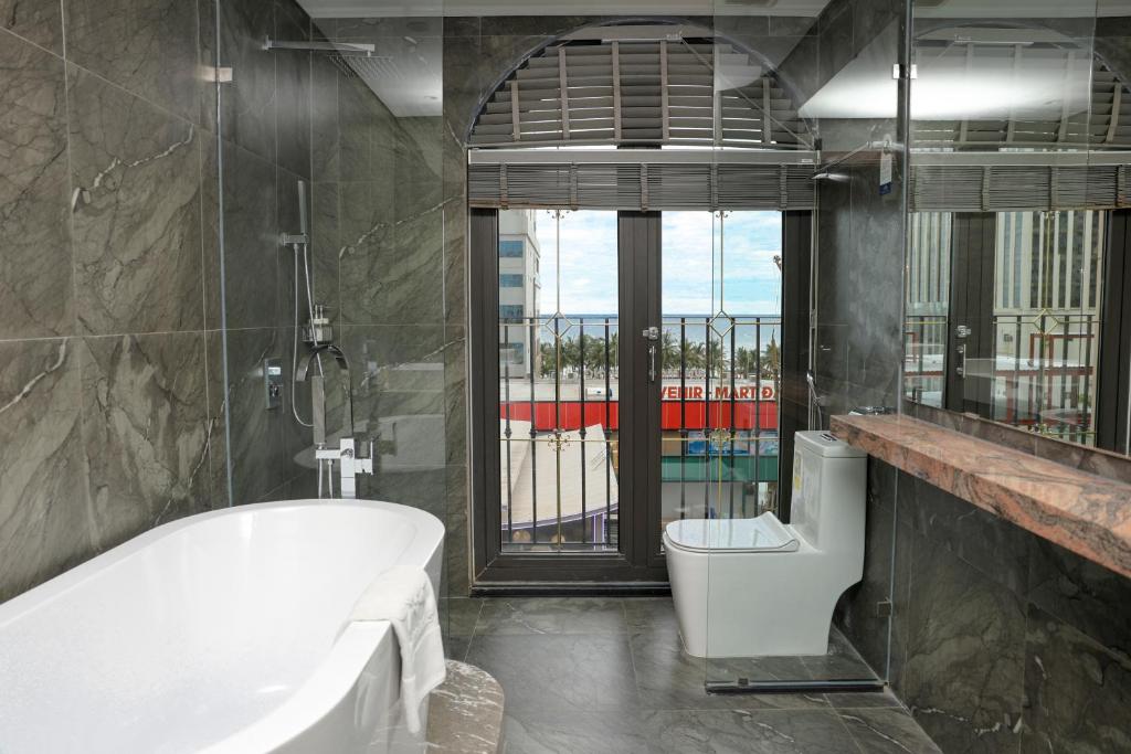 Special Offer - Triple Room with Partial Sea View