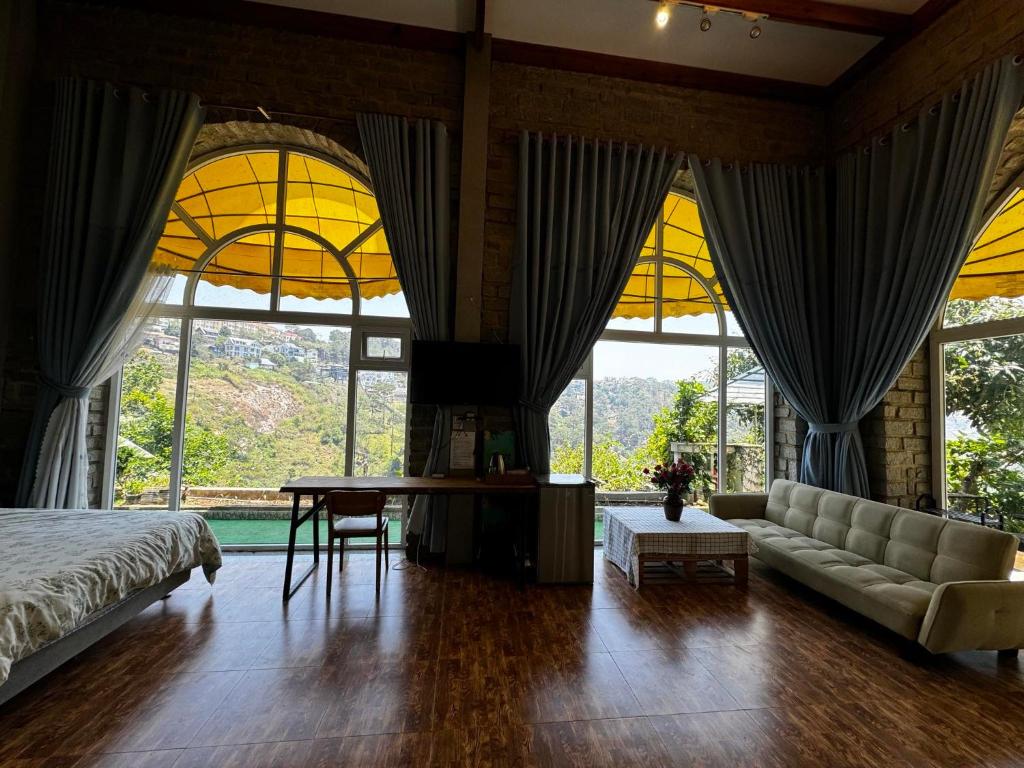 Khu vực ghế ngồi tại An Yên Villa Đà Lạt