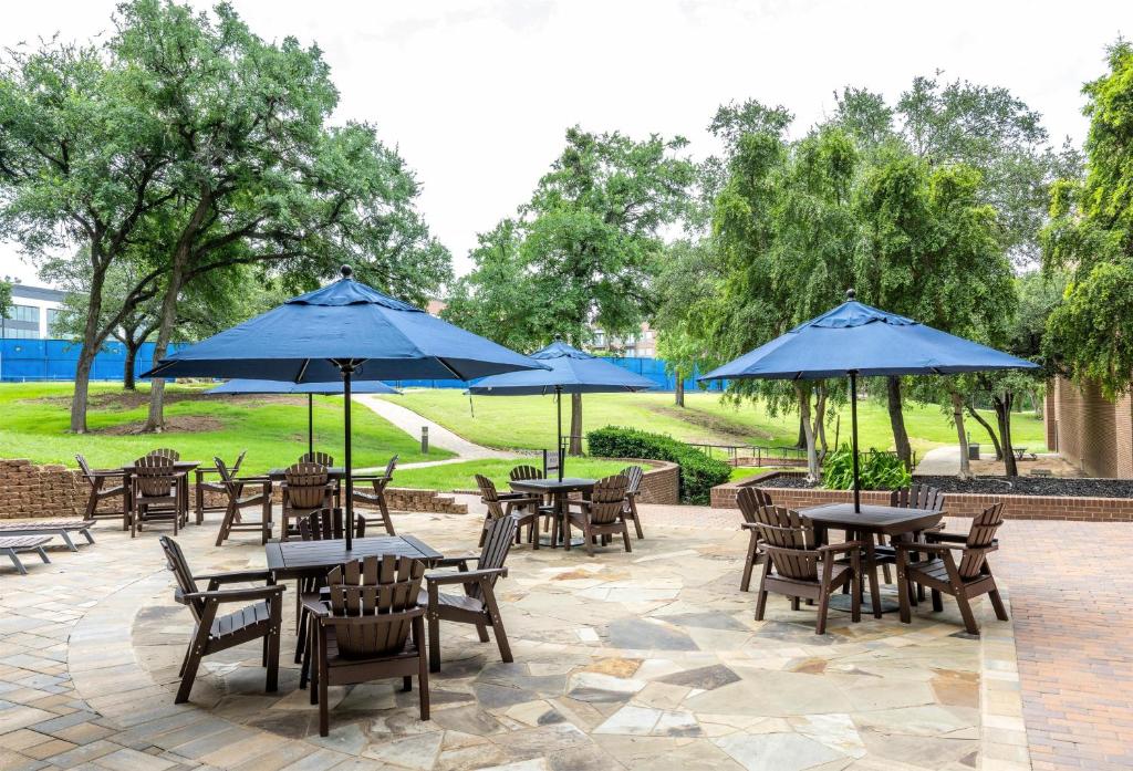 Hilton DFW Lakes Executive Conference Center photo