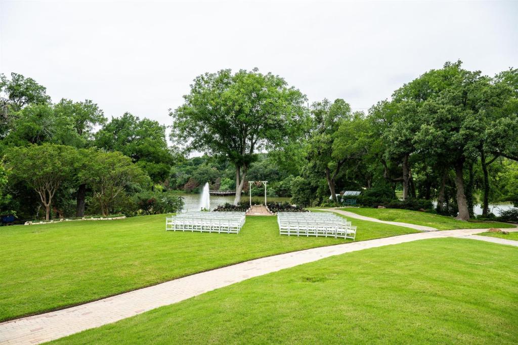 Hilton DFW Lakes Executive Conference Center photo